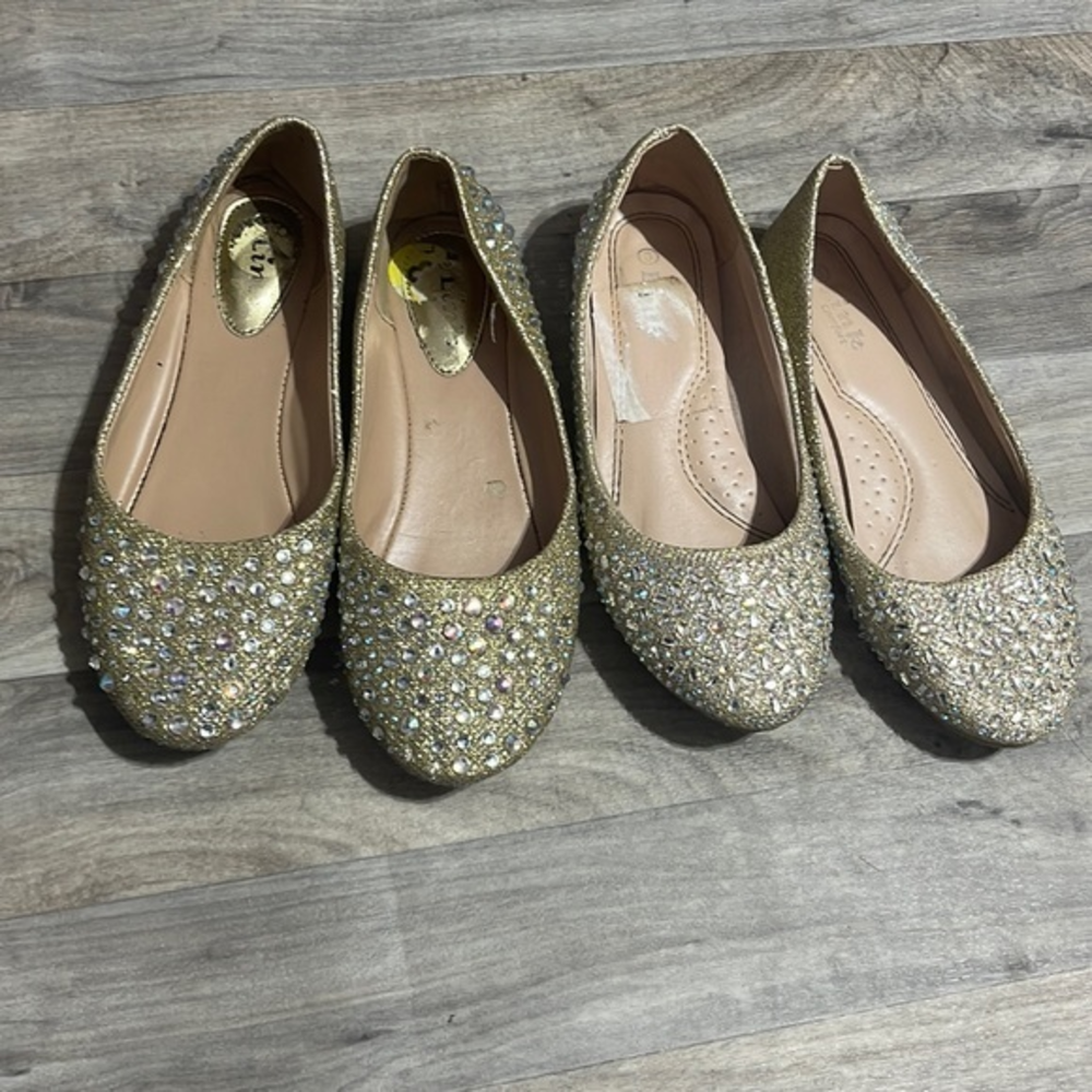Bundle Link 2 girls Gold Sparkle Flats size 3‎